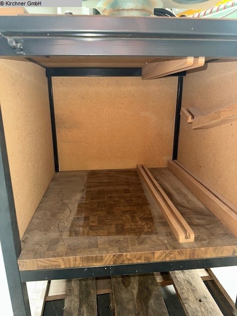 Cross-cut and mitre saw